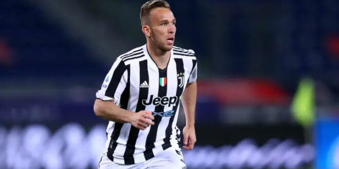 Como offer Everton competition in the race for Juventus outcast Arthur