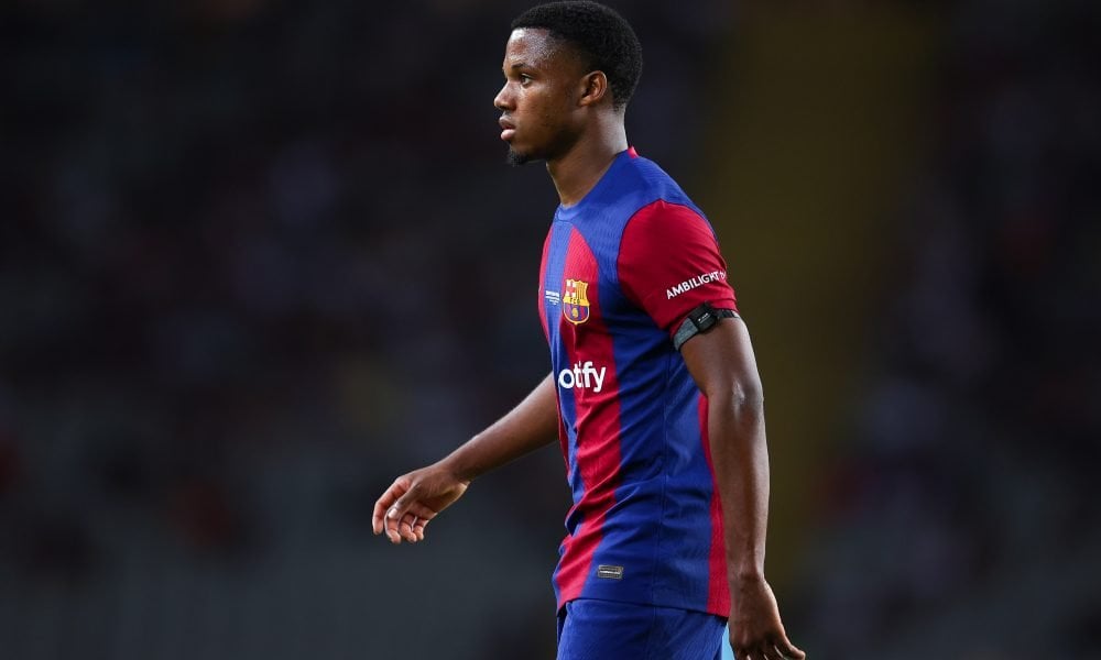 Barcelona forward’s father addresses future amid exit speculations