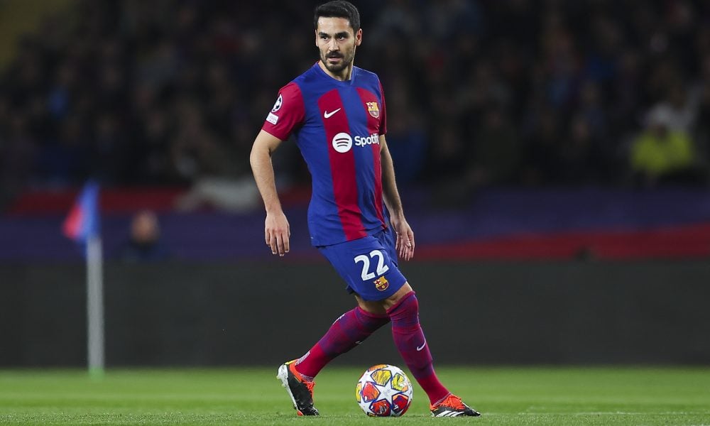 Barcelona midfielder considering accepting a three-year contract offer from Al Sadd