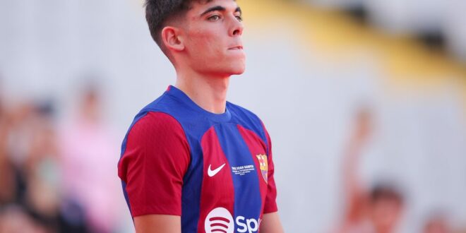 Deco working on finalising contract renewal of 20-year-old Barcelona starlet – report