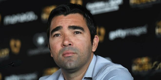 Barcelona director Deco ‘freezes’ all exits until there is clarity on new signings