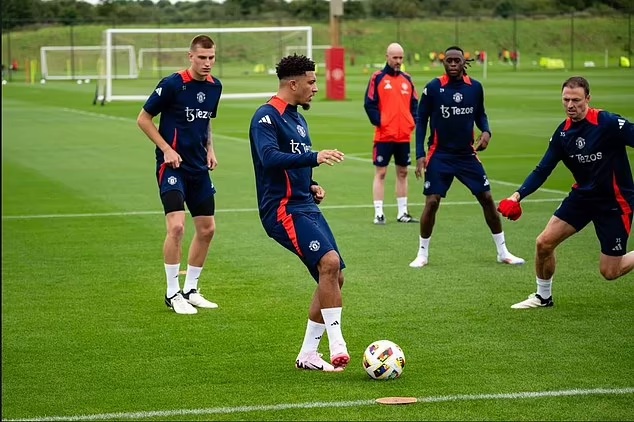 Jadon Sancho returns to Manchester United pre-season training