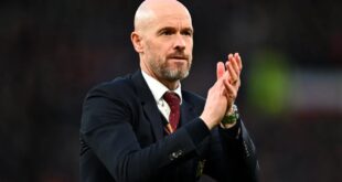 Erik Ten Hag signs new Manchester United contract