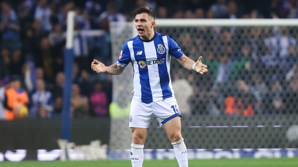 Juventus is considering a move for 21-year-old FC Porto winger