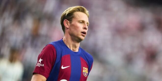 Koeman Blames Barcelona For De Jong’s Serious Ankle Injury