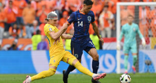 The Dutch brush Romania aside 3-0 head for Berlin