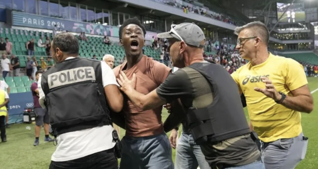 More security issues and political chanting as Men’s Olympic group stage ends