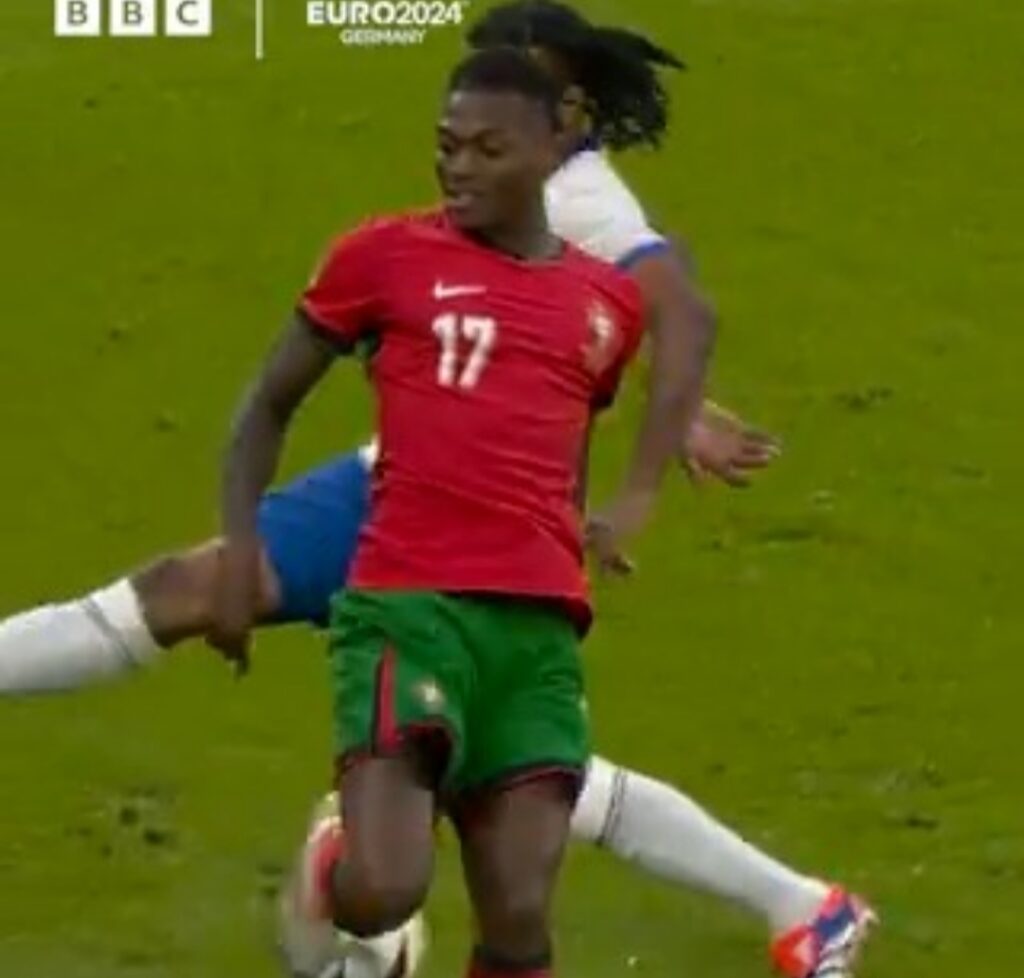 Portugal star Rafael Leao produces superb skill vs France