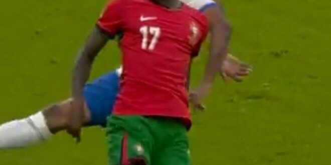 Portugal star Rafael Leao produces superb skill vs France