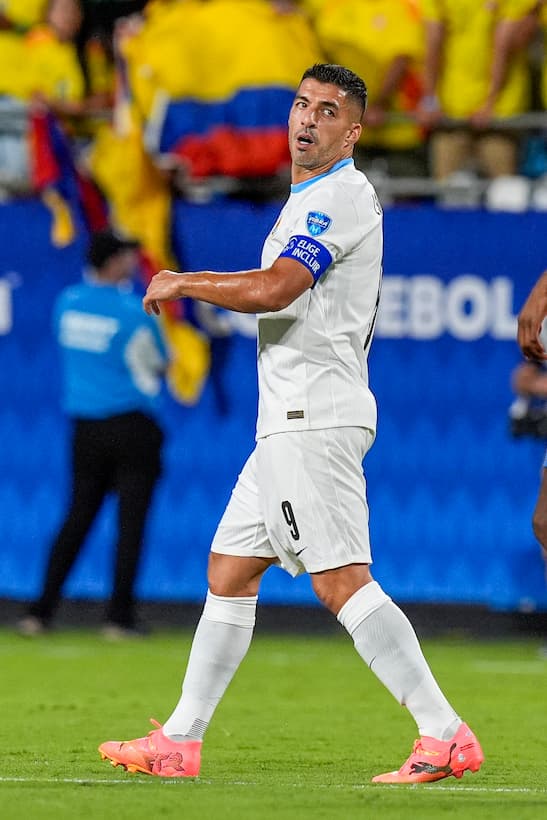 Luiz Suarez Spotted Attempting To Bite Columbia’s Miguel Borja