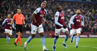 Jhon Duran makes West Ham’s “irons” gesture on Instagram live