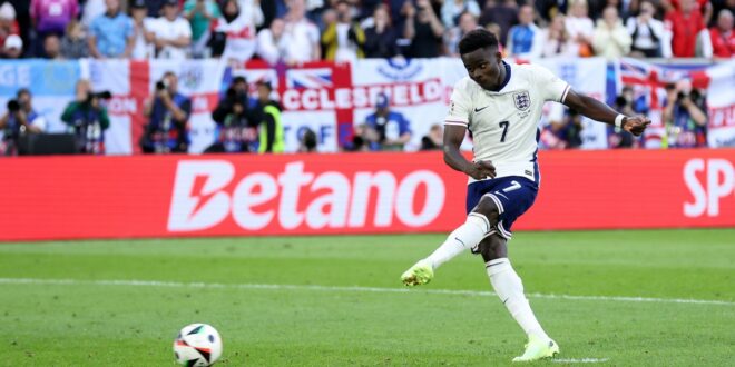 Arsenal plan new contract talks after Euros