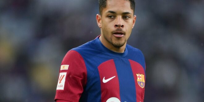Barcelona manager to closely assess young attacking talent in preseason amid exit links