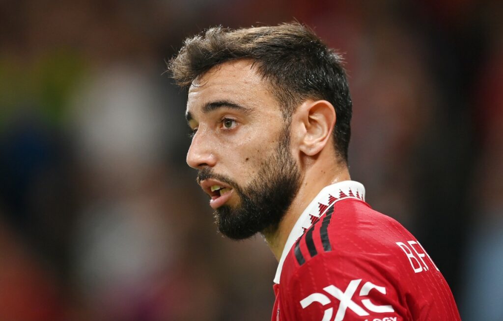 Romano provides update on Bruno Fernandes’ future as PSG interested