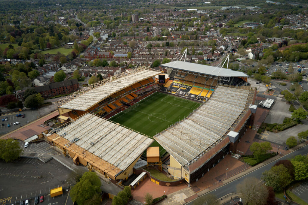 Wolves snap up Norway striker Strand Larsen