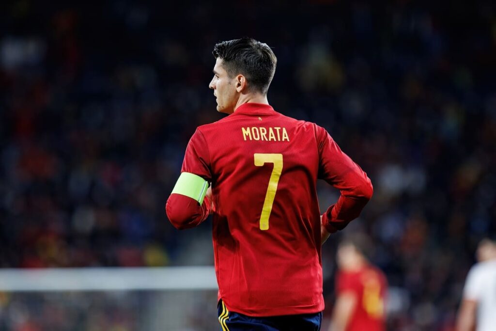 Spain boss De la Fuente sticks up for embattled Morata