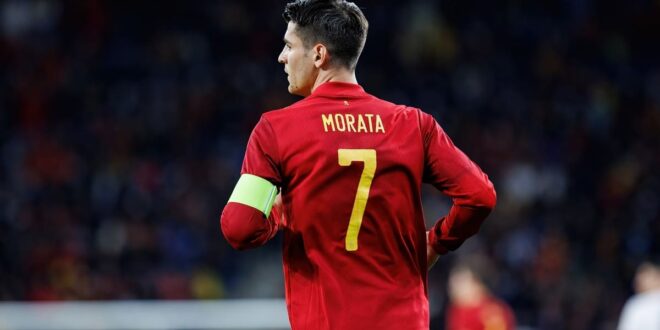 Spain boss De la Fuente sticks up for embattled Morata