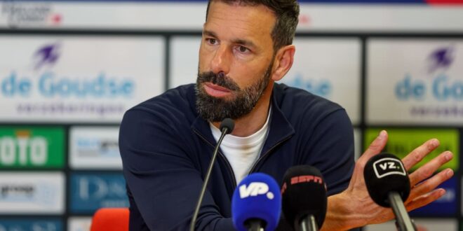 Van Nistelrooy will bring ‘Manchester United DNA’ to Old Trafford, says Ten Hag