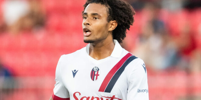 Manchester United snap up striker Zirkzee from Bologna