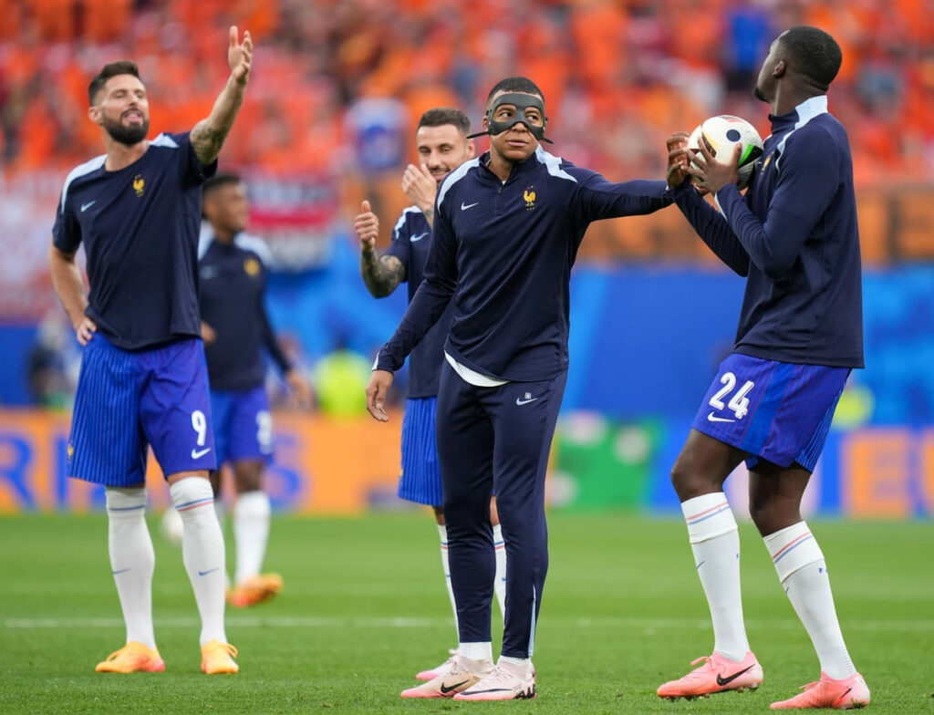 France assistant Stephan admits ‘we can do better’ but defends Mbappe and Griezmann