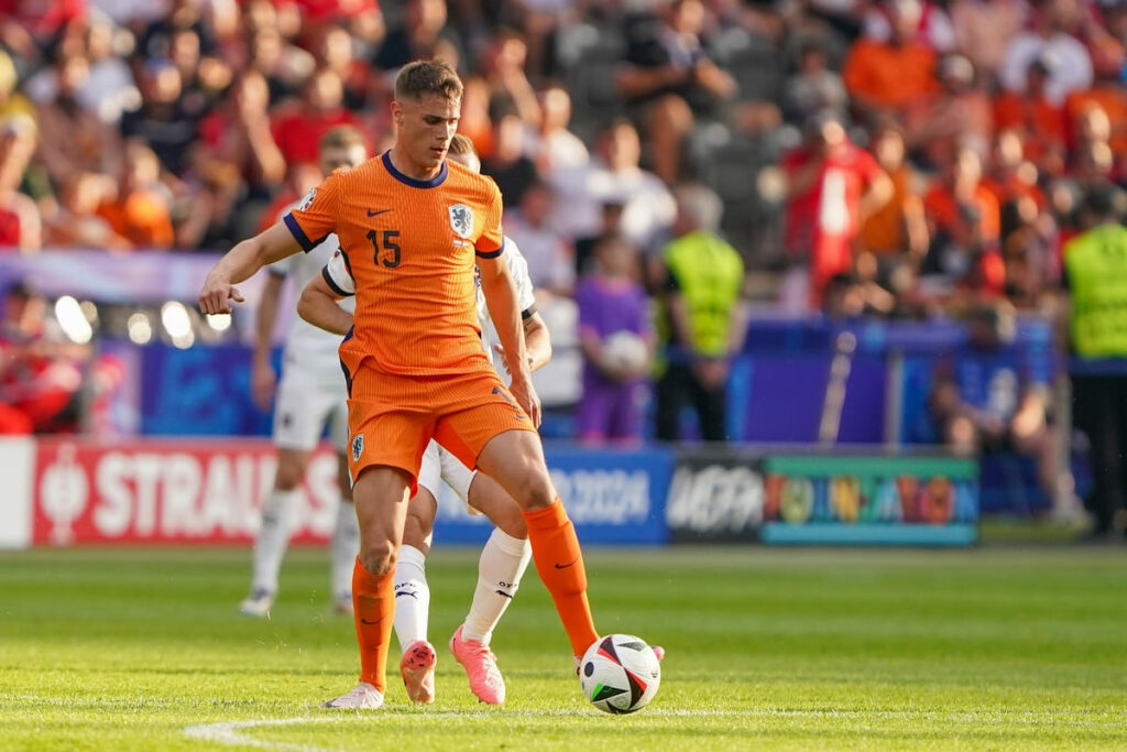 Netherlands defender Van de Ven expecting intense battle against ‘defensive’ England