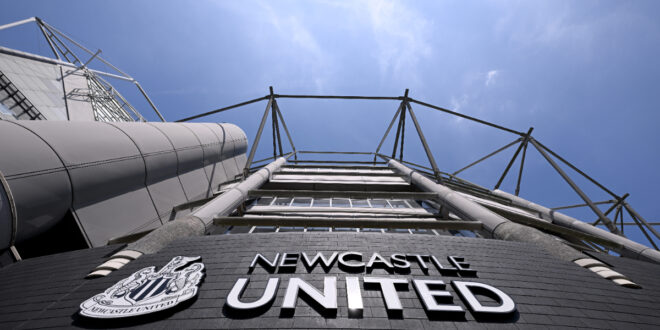 Defender spotted at Newcastle despite leaving the club