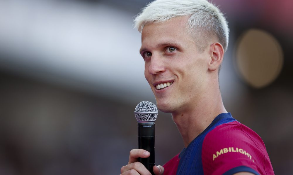 Official: Barcelona register Dani Olmo in La Liga