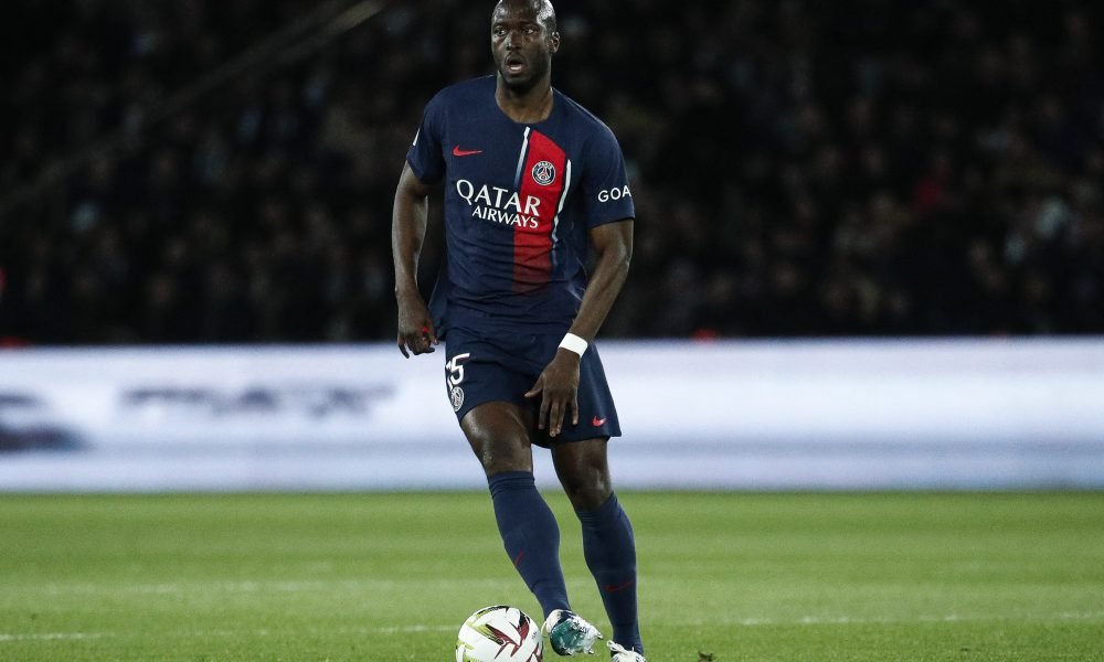 Barcelona show interest in deadline-day loan move for PSG veteran – report