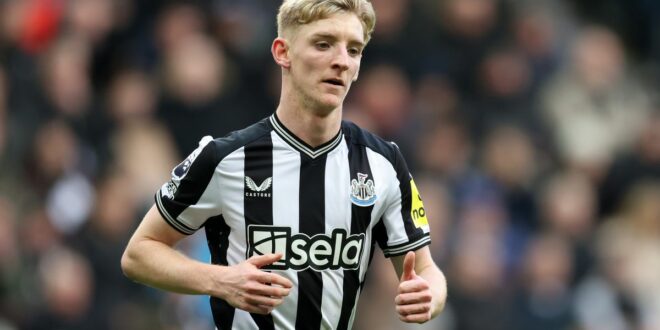 Liverpool given hope to sign Anthony Gordon from Newcastle United