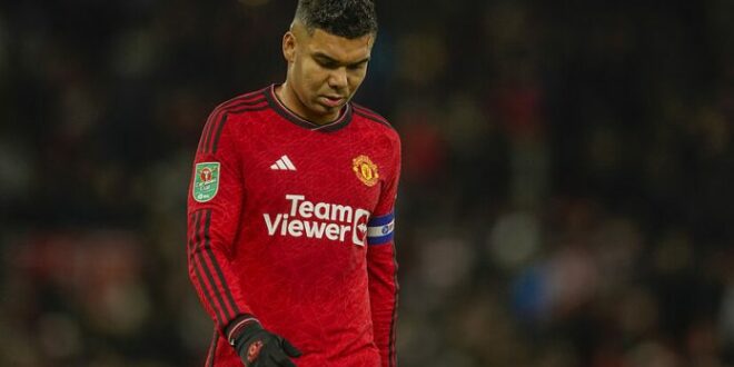 Silvestre Insists Manchester United Must Not Sell Underperforming Casemiro
