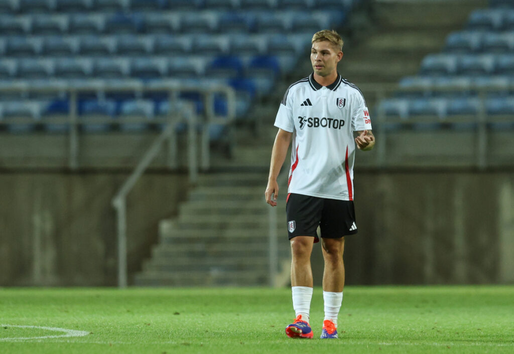 Emile Smith Rowe scores diving header during Fulham debut