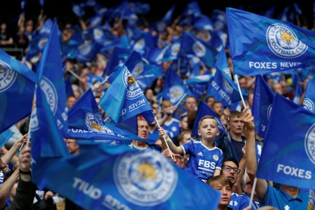 Director confirms winger is keen on Leicester City move