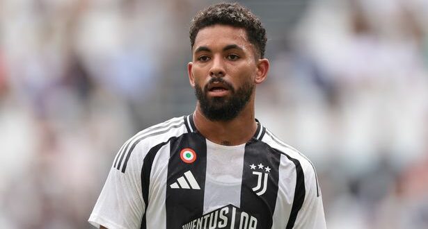 Douglas Luiz reveals what impressed him the most after joining Juventus