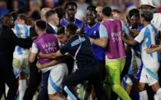 French and Argentinians brawl at Olympic quarter final grudge match