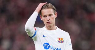 Barcelona fear midfield heavyweight will leave for free as he ignores renewal offers