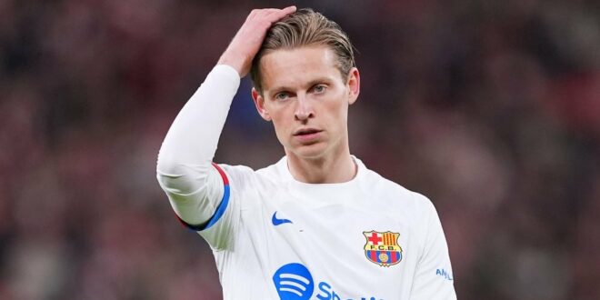 Barcelona fear midfield heavyweight will leave for free as he ignores renewal offers