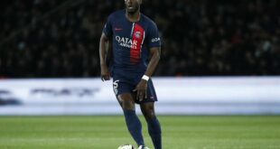 Barcelona target veteran PSG midfielder as Busquets replacement