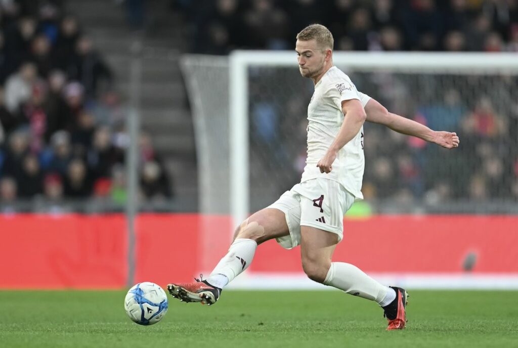 Bayern Munich director breaks silence on Matthijs De Ligt to Man United