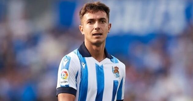 Real Sociedad inform Zubimendi release clause needs to be paid for him to leave amid Liverpool interest