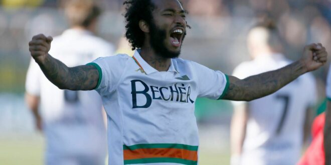 Venezia award Serie A promotion hero Busio with new deal