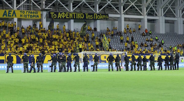 Last minute cancelling of Limassol derby over safety fears prompts violent rioting; 3 police officers hospitalised