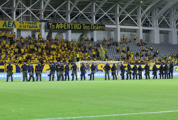 Last minute cancelling of Limassol derby over safety fears prompts violent rioting; 3 police officers hospitalised