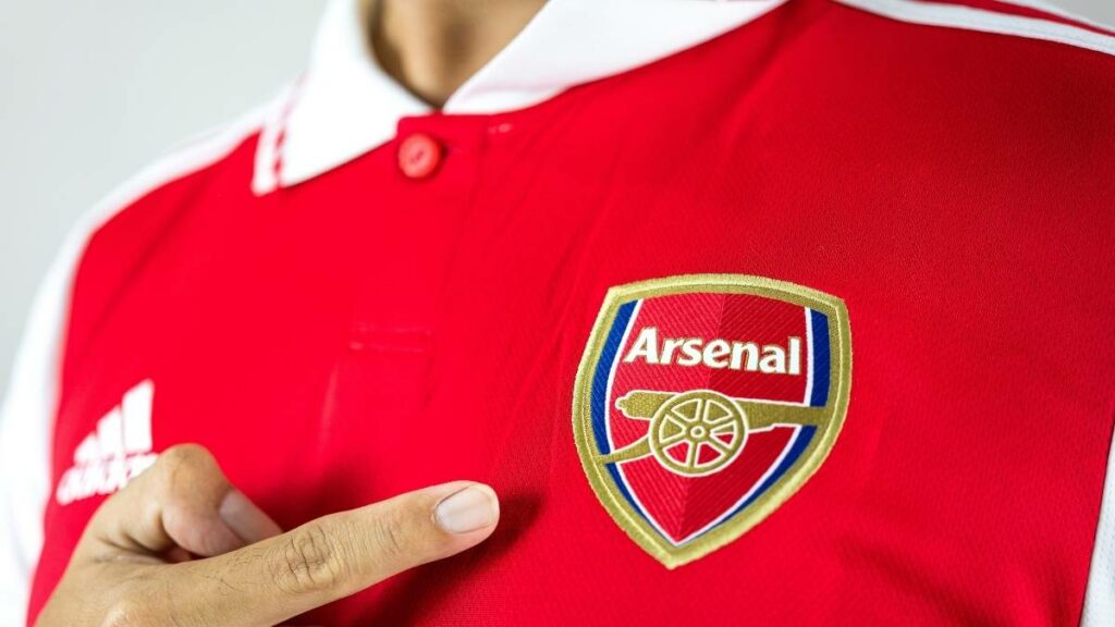 The bizarre reason Arsenal can’t wear their home kit in the North London Derby