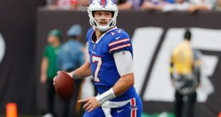 Josh Allen Says His Hand Is ‘Fine’ After Week 1 Injury Concerns