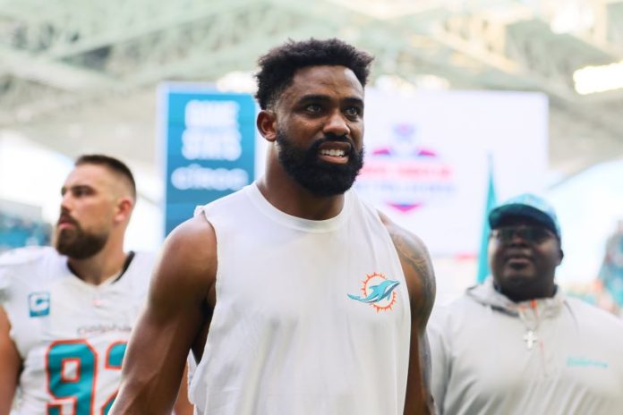 Dolphins’ Raheem Mostert is out vs. the Bills on Thursday, De’Von Achane is a game-time decision