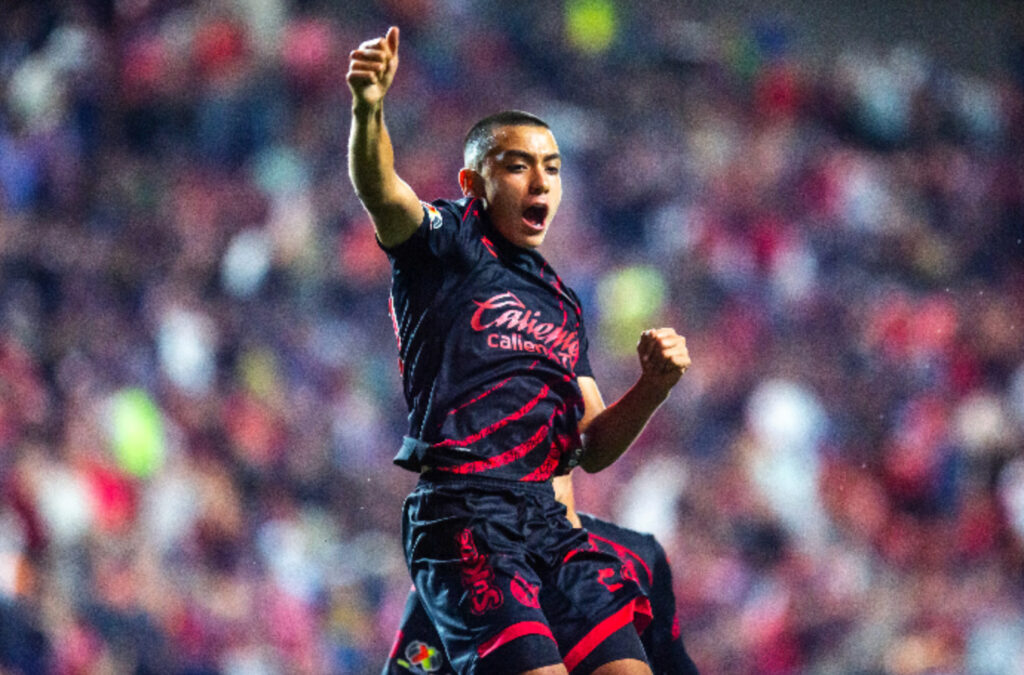 Club extend invite to 15-year-old Gilberto Mora