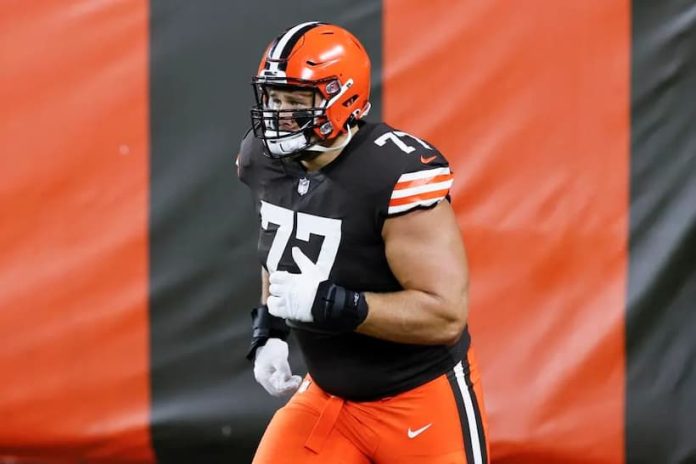 Browns’ Wyatt Teller will miss roughly four weeks with a knee injury he suffered in Week 3