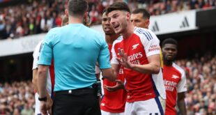 Ex-Tottenham star defends Arsenal midfielder Declan Rice after controversial red card