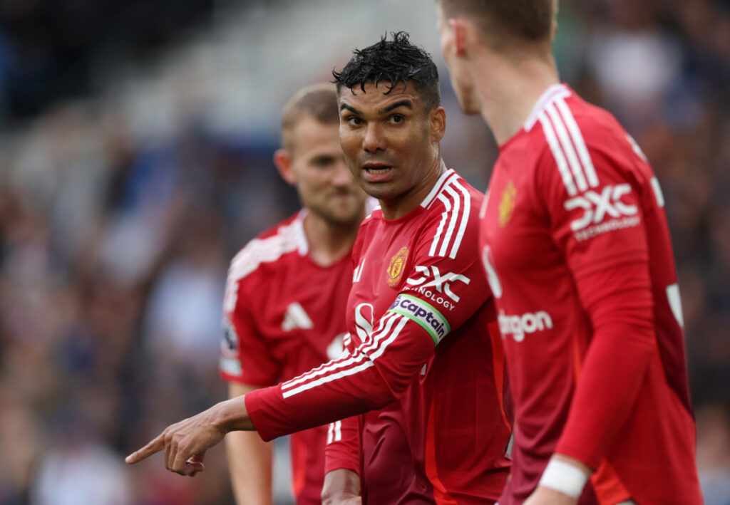 Neville & Carragher slate Man Utd’s Casemiro for role in Liverpool goals