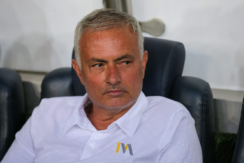 Jose Mourinho eyes reunion with Tottenham defender at Fenerbahce